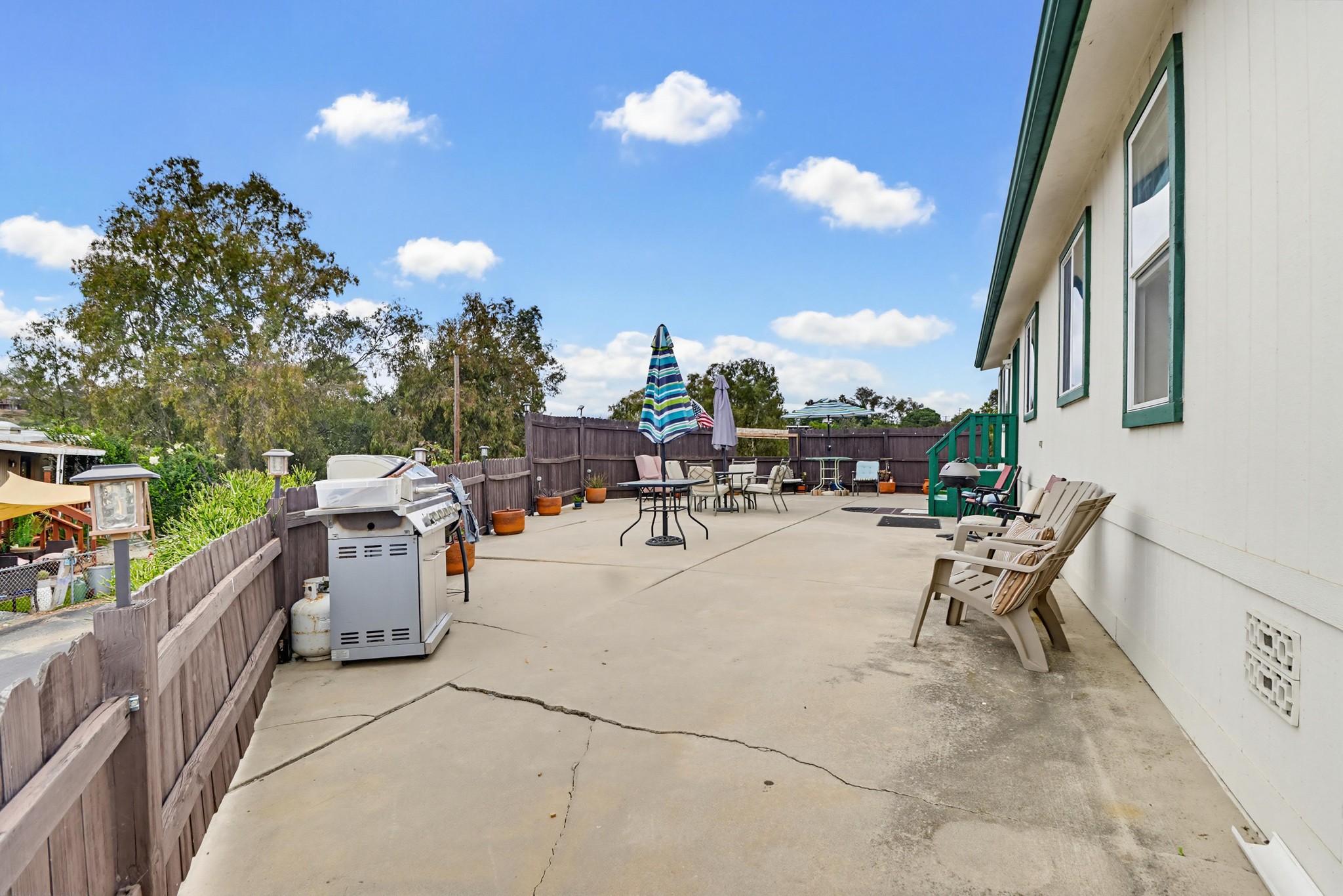 Virtual tour photo 10 of 49 for 300 Thornton Dr SPC 14