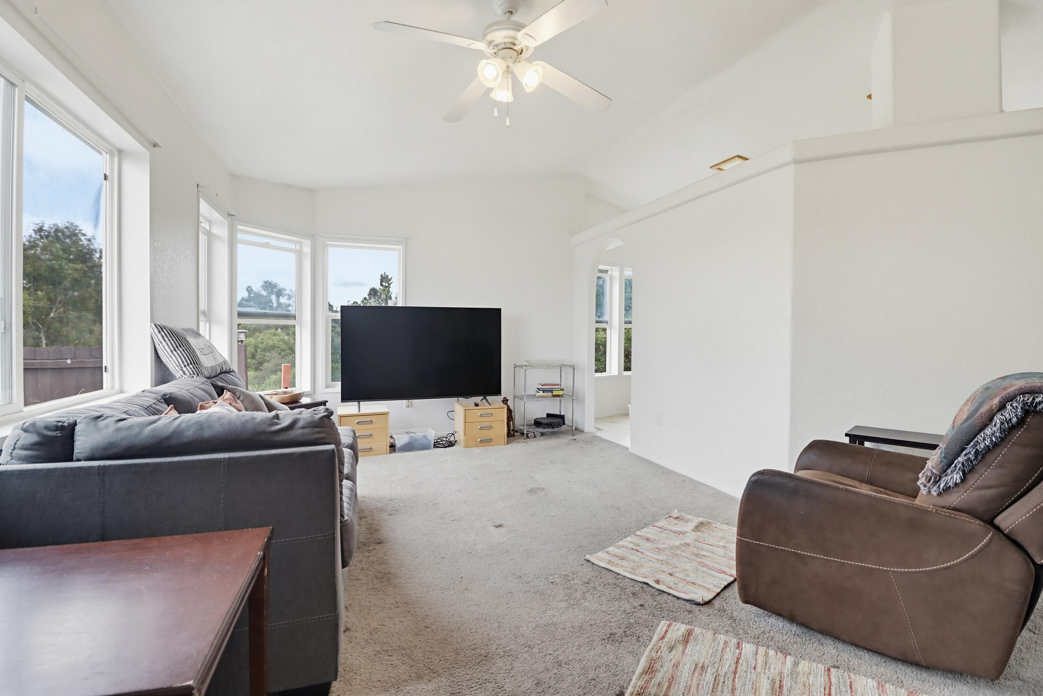 Virtual tour photo 12 of 49 for 300 Thornton Dr SPC 14