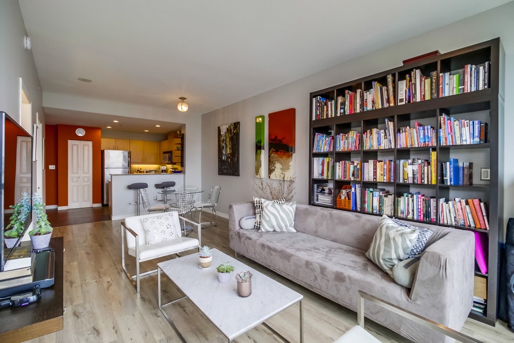 Virtual tour photo 6 of 21 for 300 W Beech St #1004