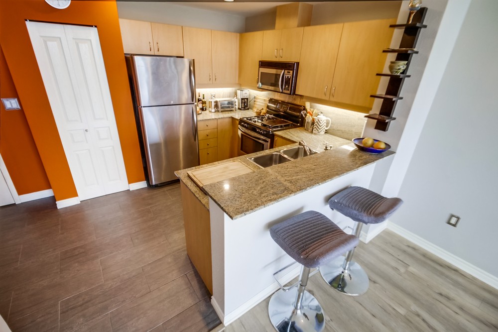 Virtual tour photo 9 of 21 for 300 W Beech St #1004
