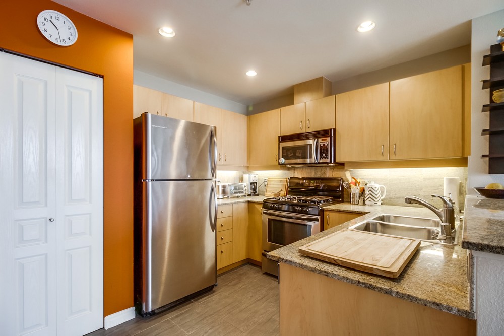 Virtual tour photo 11 of 21 for 300 W Beech St #1004
