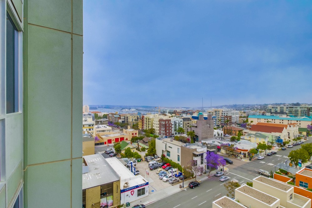 Virtual tour photo 20 of 21 for 300 W Beech St #1004