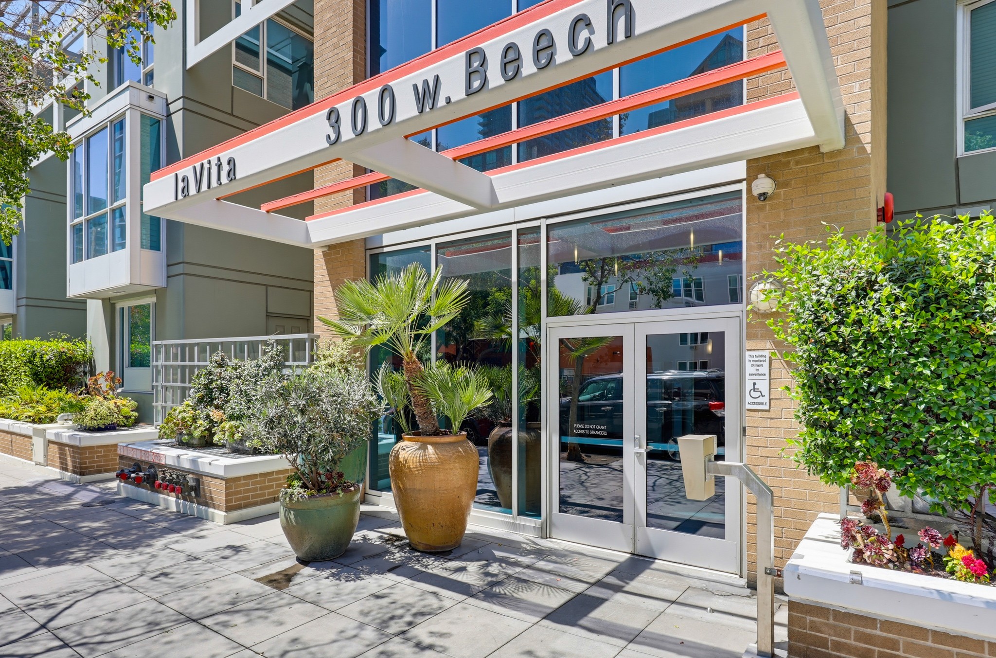 Virtual tour photo 3 of 54 for 300 W Beech St #1101