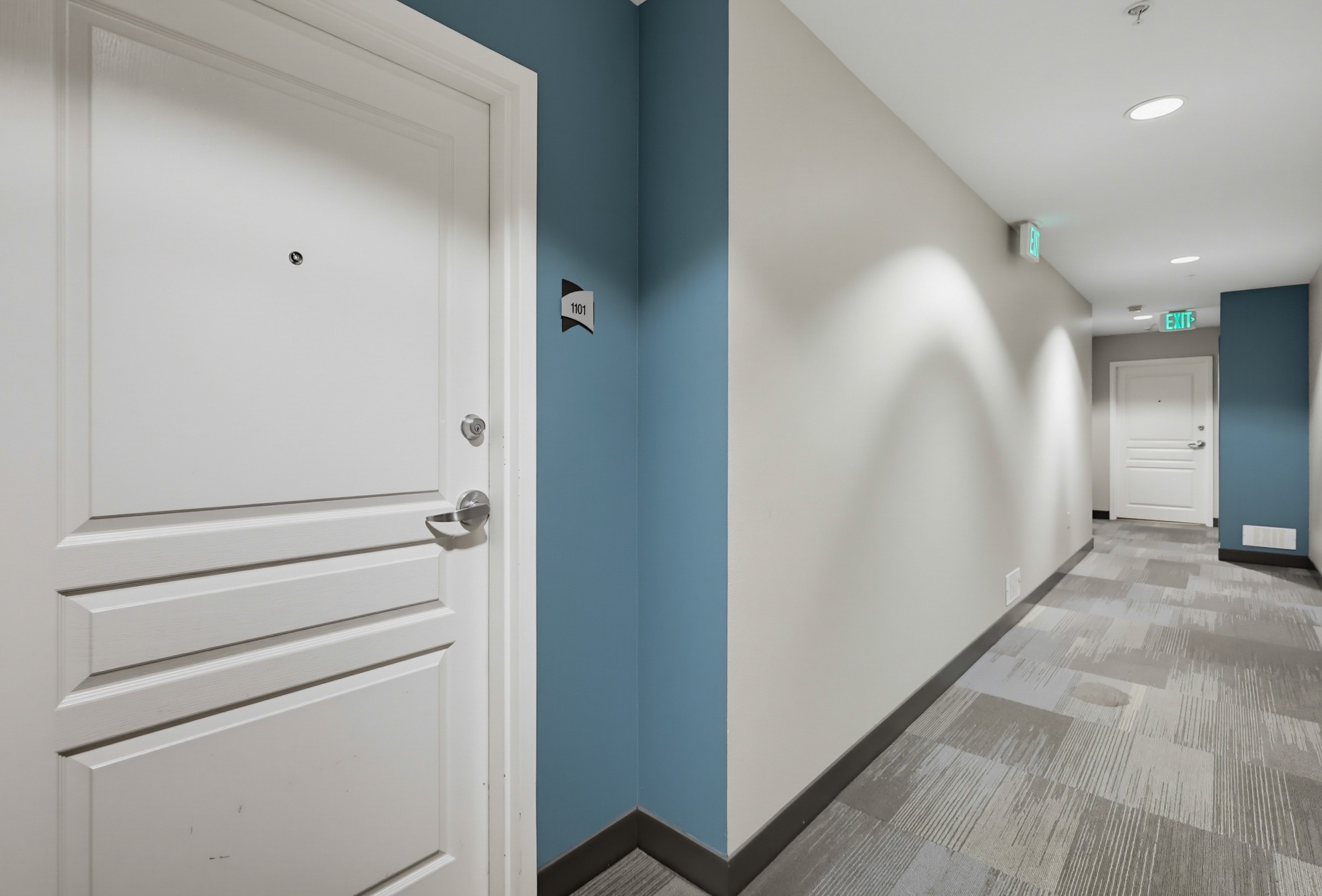 Virtual tour photo 8 of 54 for 300 W Beech St #1101