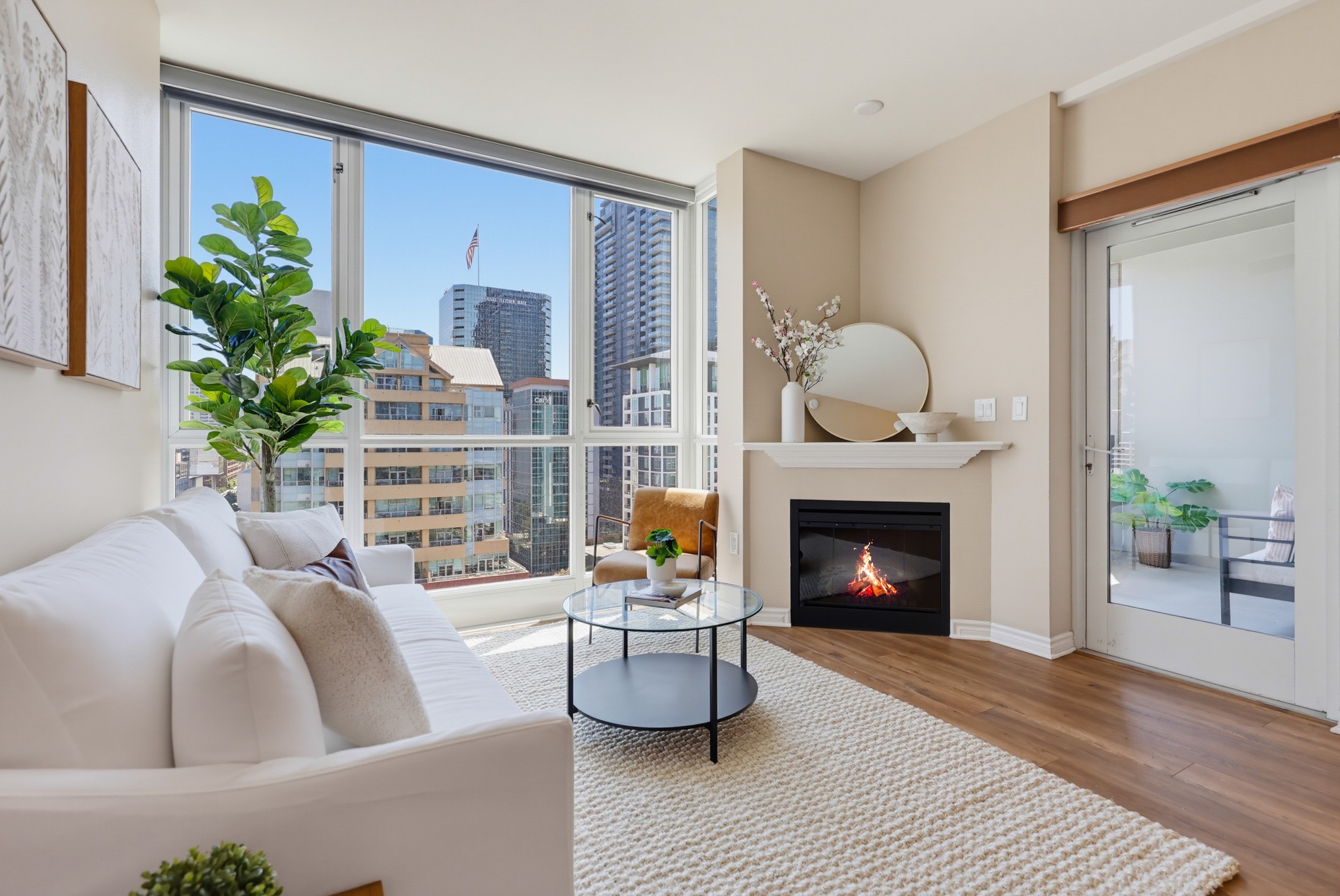 Virtual tour photo 13 of 54 for 300 W Beech St #1101