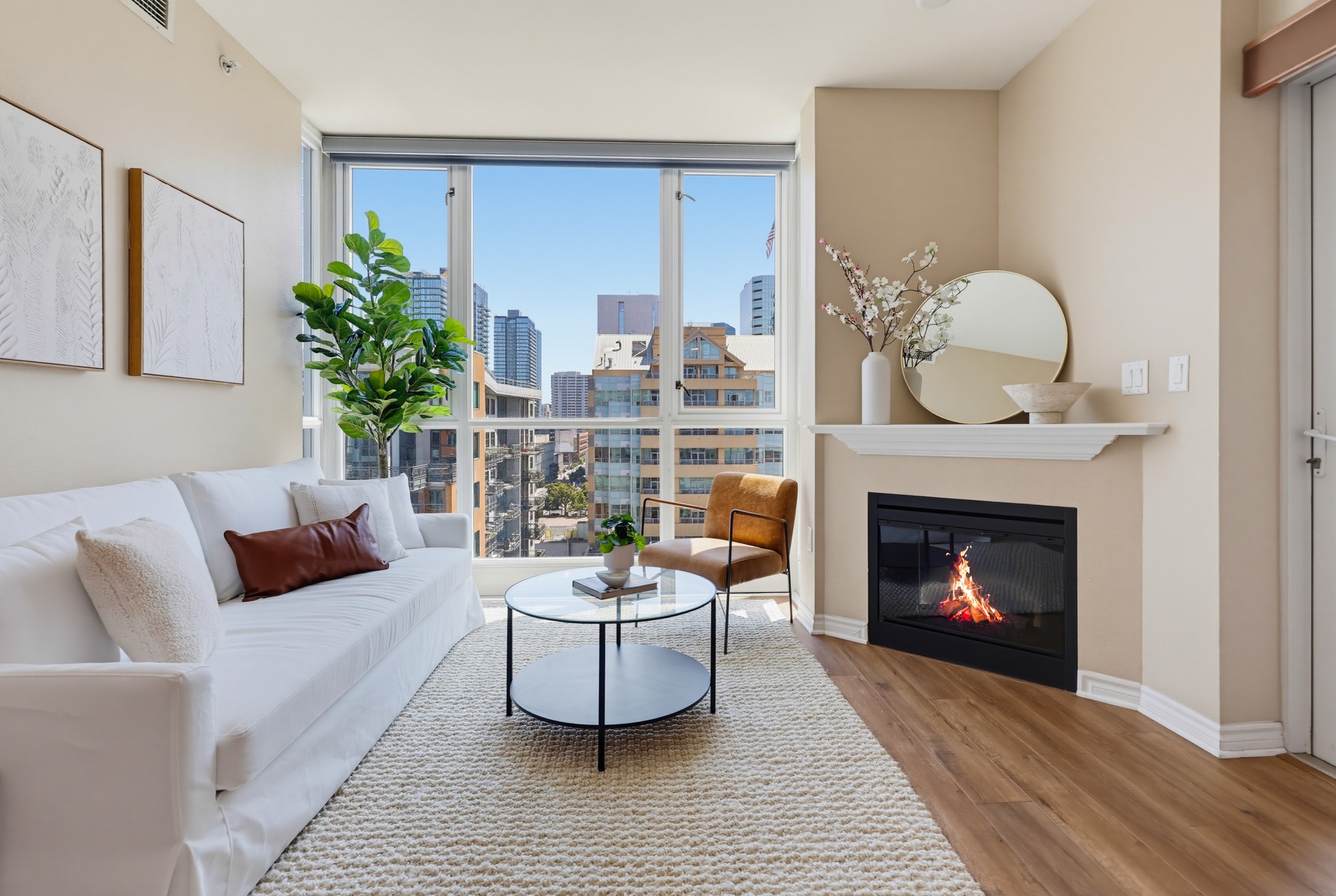 Virtual tour photo 14 of 54 for 300 W Beech St #1101