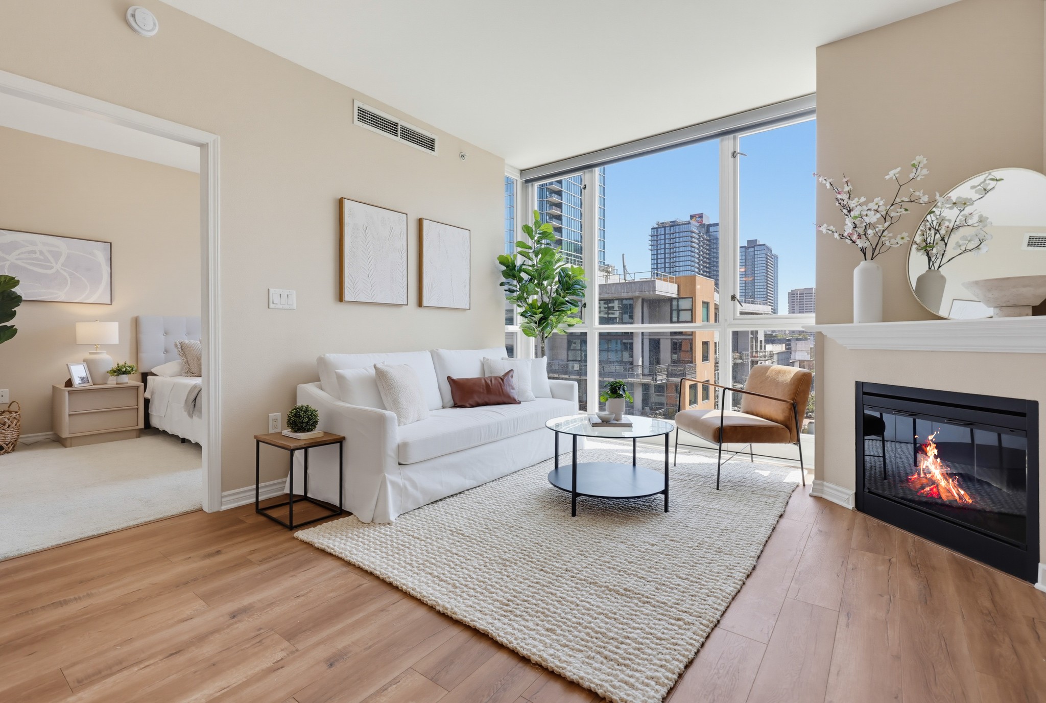 Virtual tour photo 16 of 54 for 300 W Beech St #1101