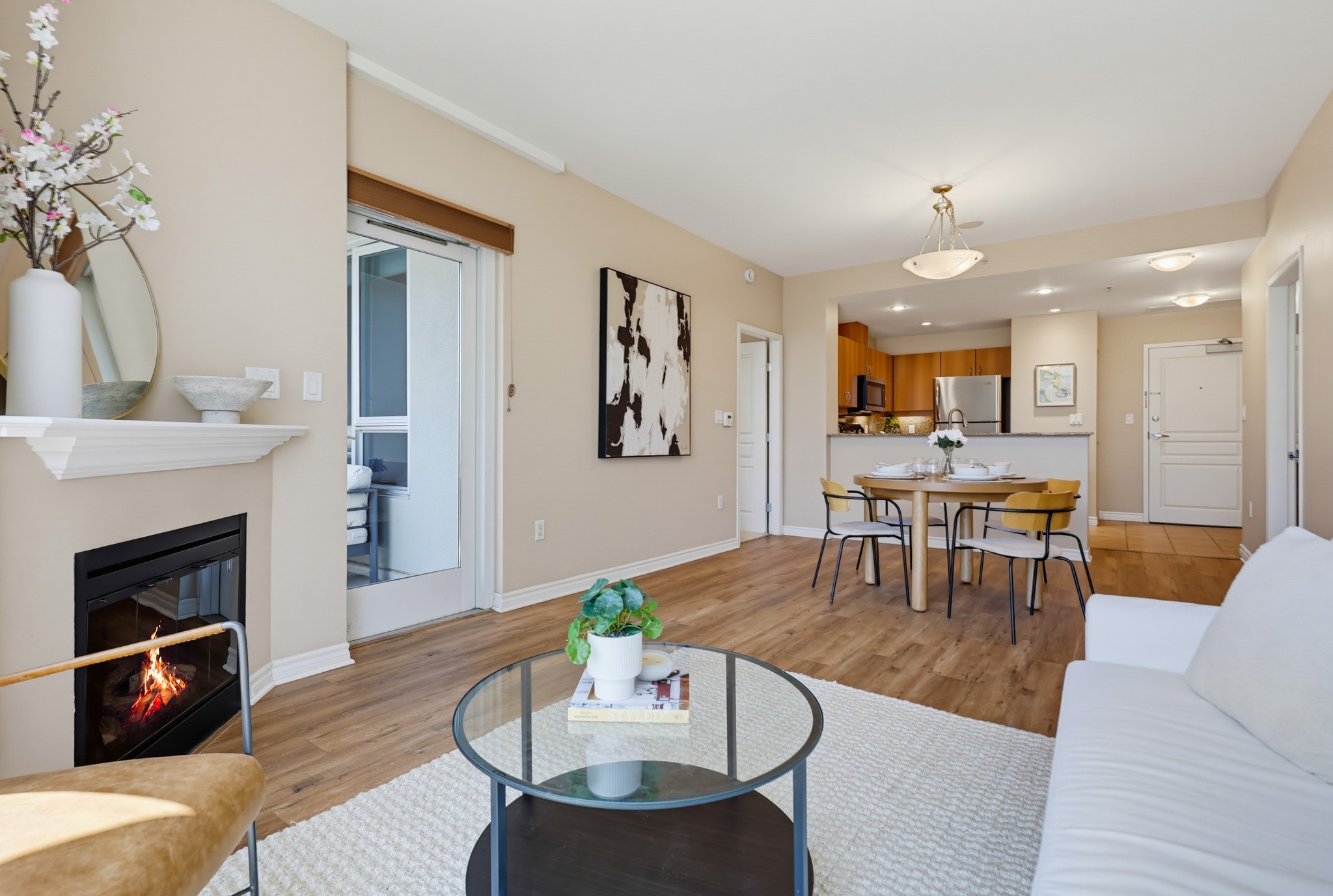 Virtual tour photo 17 of 54 for 300 W Beech St #1101