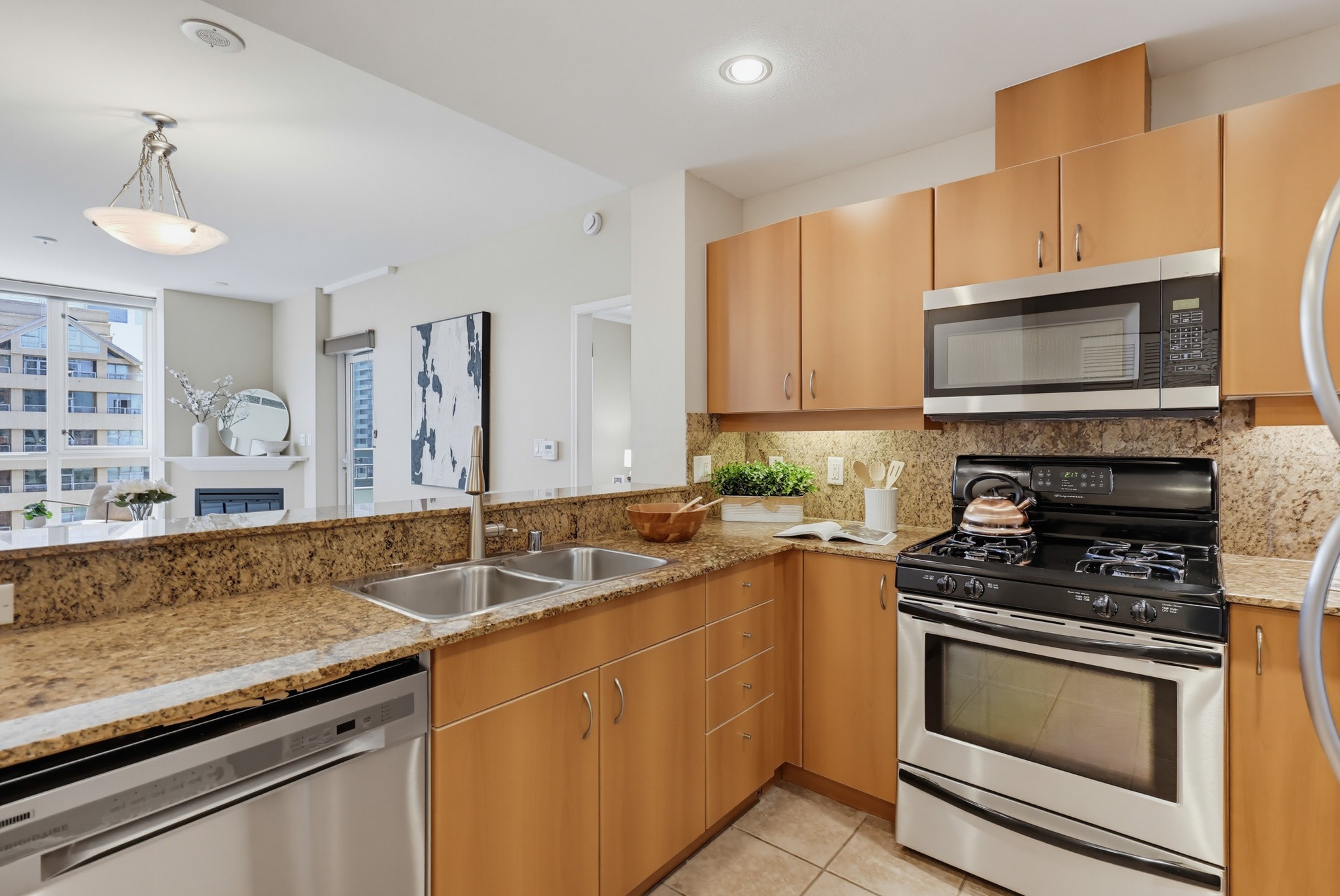 Virtual tour photo 26 of 54 for 300 W Beech St #1101
