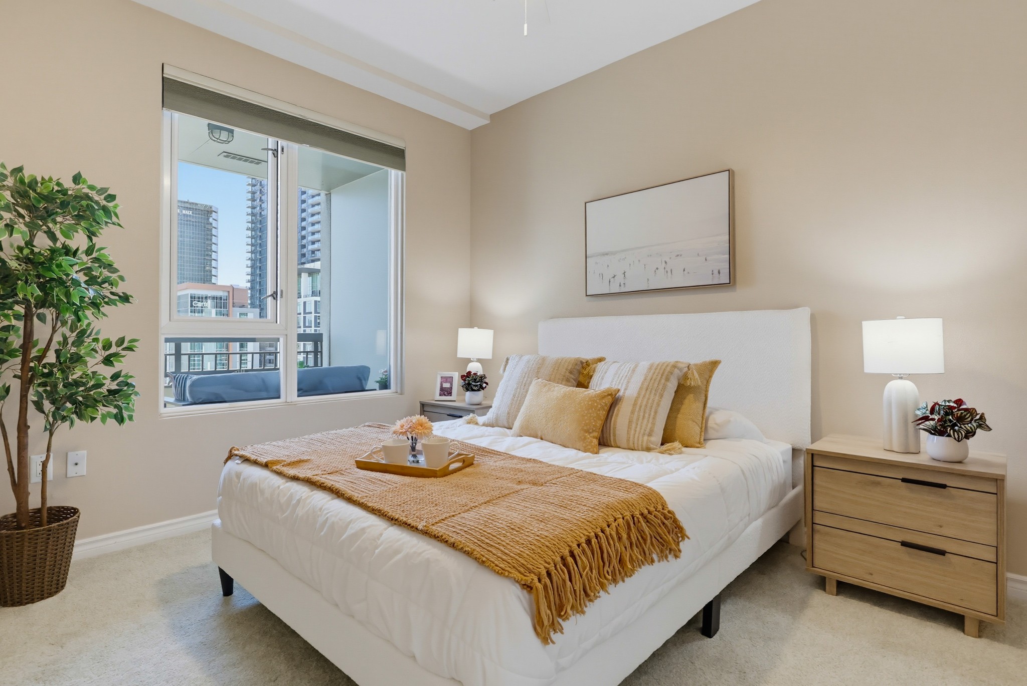Virtual tour photo 30 of 54 for 300 W Beech St #1101