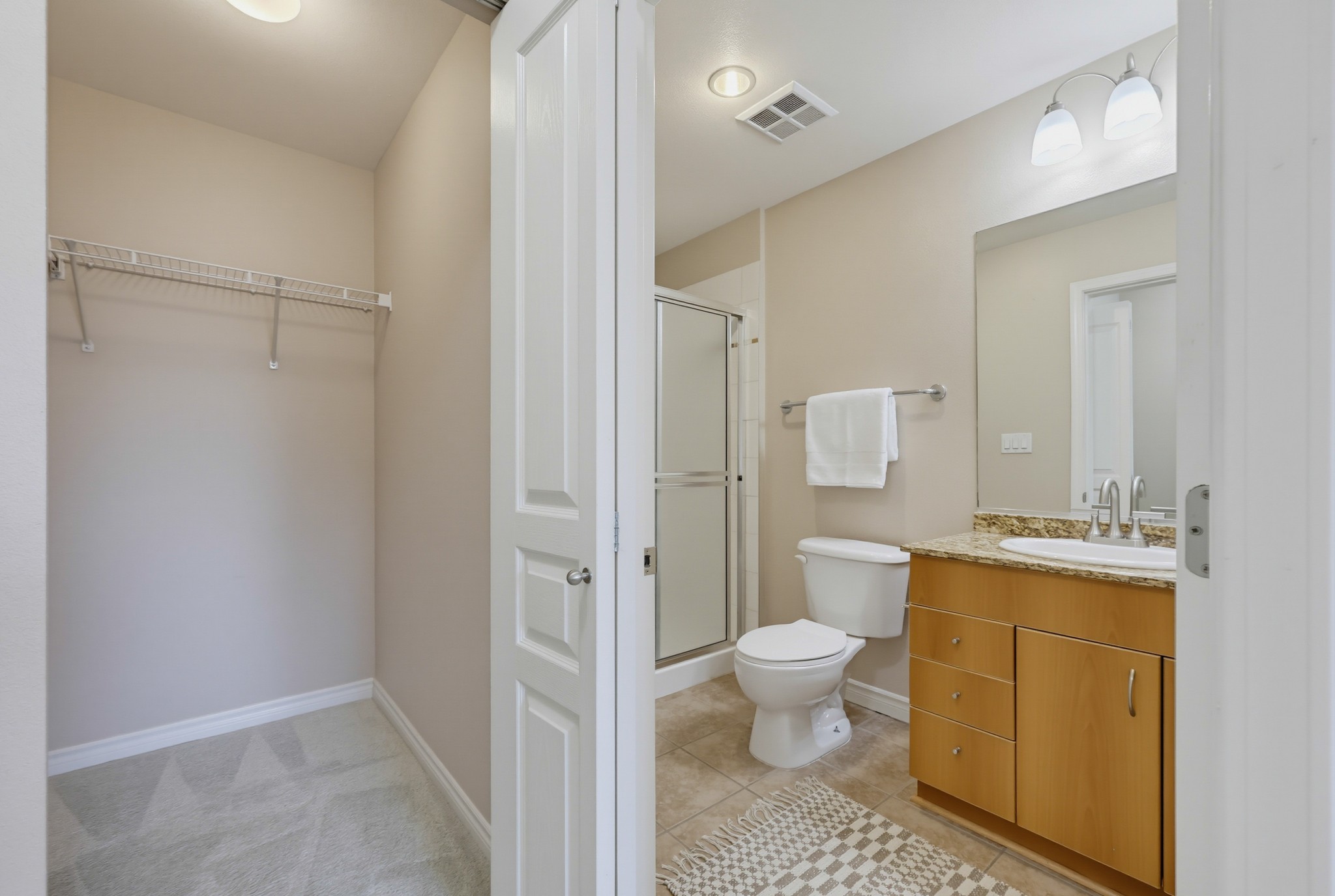 Virtual tour photo 35 of 54 for 300 W Beech St #1101
