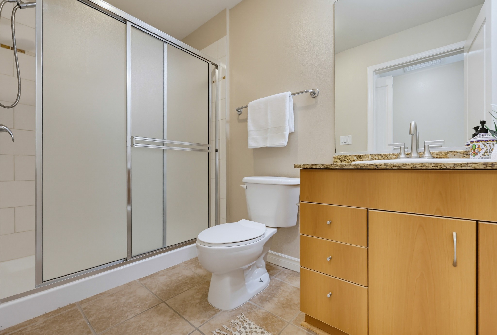Virtual tour photo 36 of 54 for 300 W Beech St #1101
