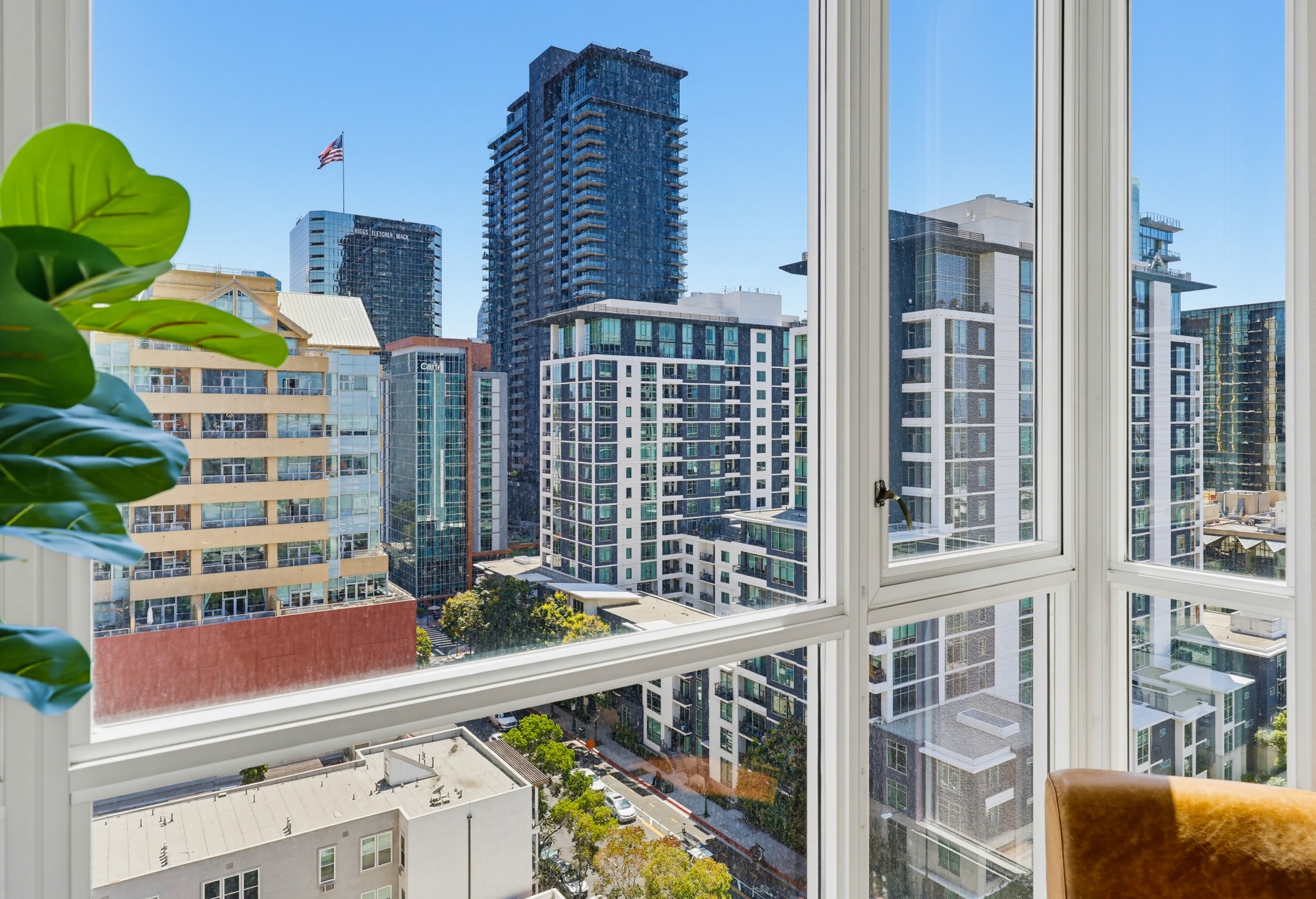 Virtual tour photo 47 of 54 for 300 W Beech St #1101