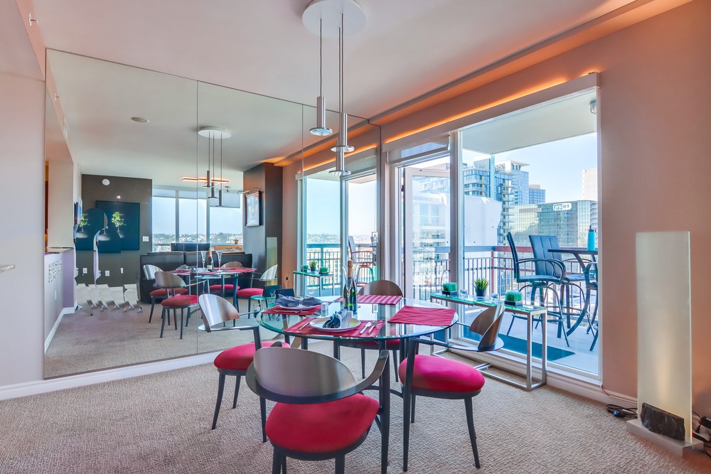 Virtual tour photo 12 of 53 for 300 W Beech St #1303
