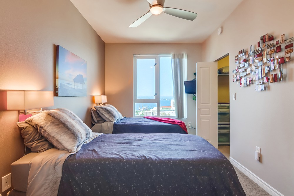 Virtual tour photo 38 of 53 for 300 W Beech St #1303