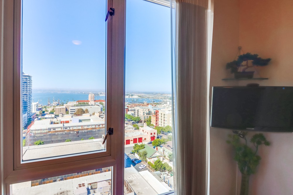 Virtual tour photo 41 of 53 for 300 W Beech St #1303