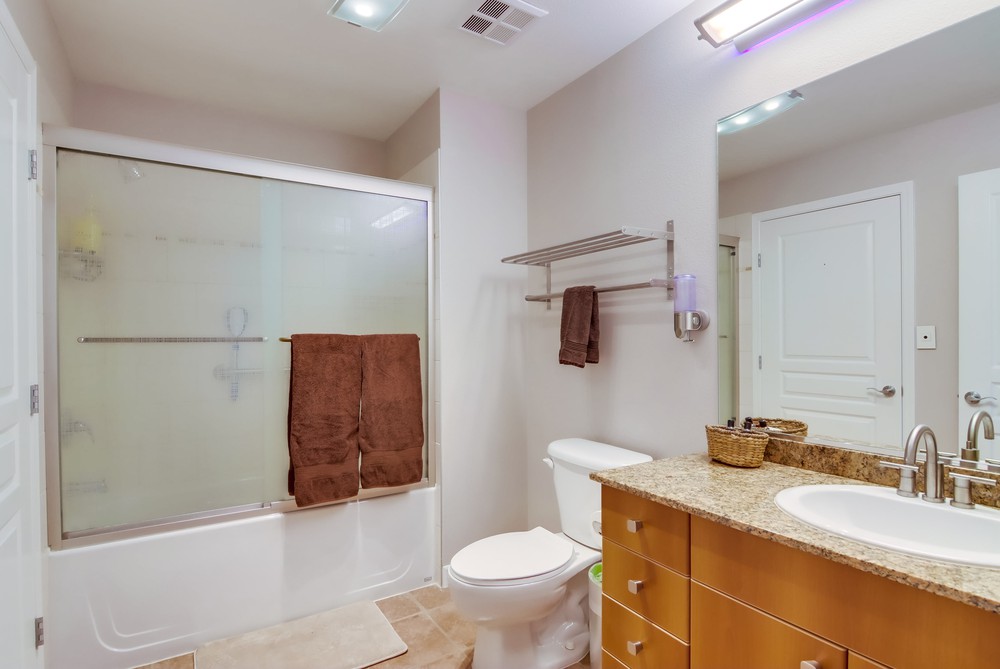 Virtual tour photo 43 of 53 for 300 W Beech St #1303