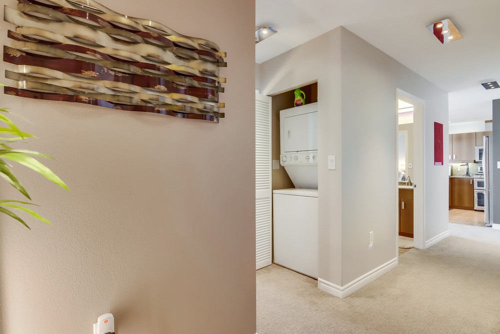 Virtual tour photo 45 of 53 for 300 W Beech St #1303