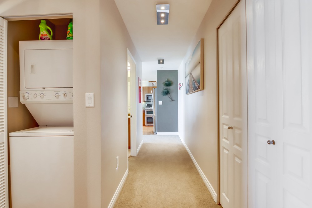 Virtual tour photo 46 of 53 for 300 W Beech St #1303