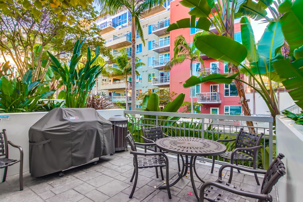Virtual tour photo 47 of 53 for 300 W Beech St #1303