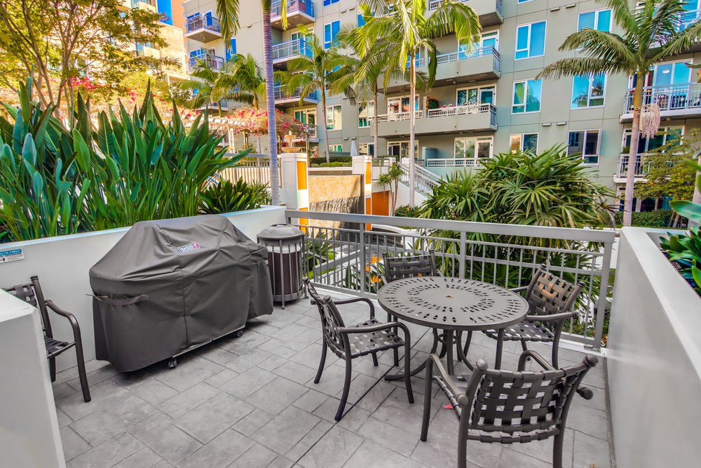 Virtual tour photo 48 of 53 for 300 W Beech St #1303