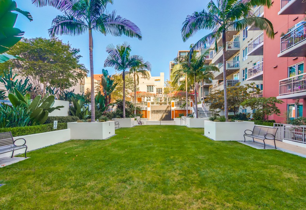 Virtual tour photo 51 of 53 for 300 W Beech St #1303