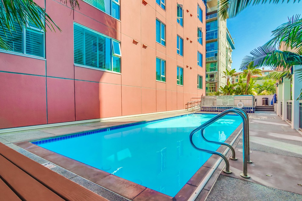 Virtual tour photo 52 of 53 for 300 W Beech St #1303