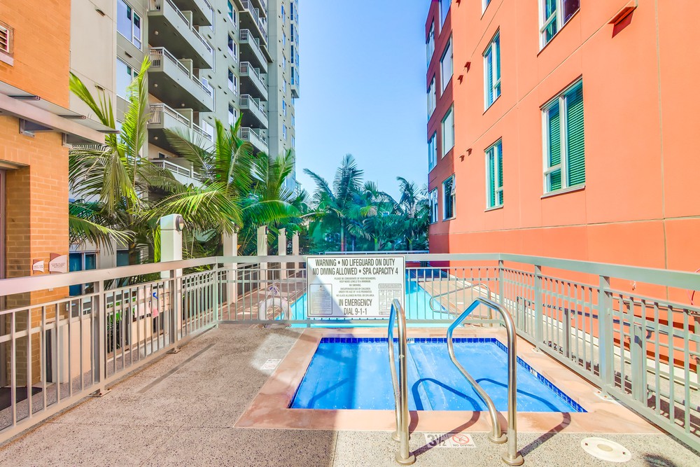 Virtual tour photo 54 of 53 for 300 W Beech St #1303