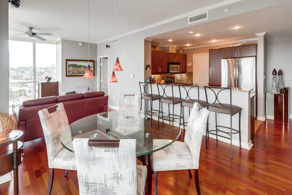 Virtual tour photo 12 of 36 for 300 W Beech St