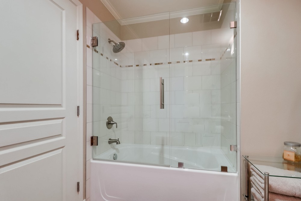 Virtual tour photo 29 of 36 for 300 W Beech St