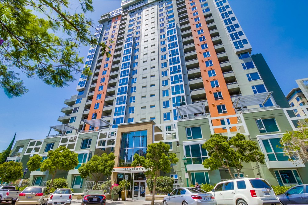Virtual tour photo 1 of 27 for 300 W Beech St #7