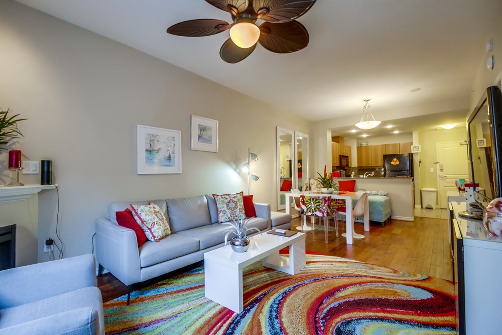 Virtual tour photo 10 of 27 for 300 W Beech St #7