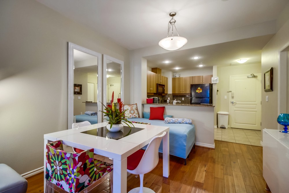 Virtual tour photo 12 of 27 for 300 W Beech St #7