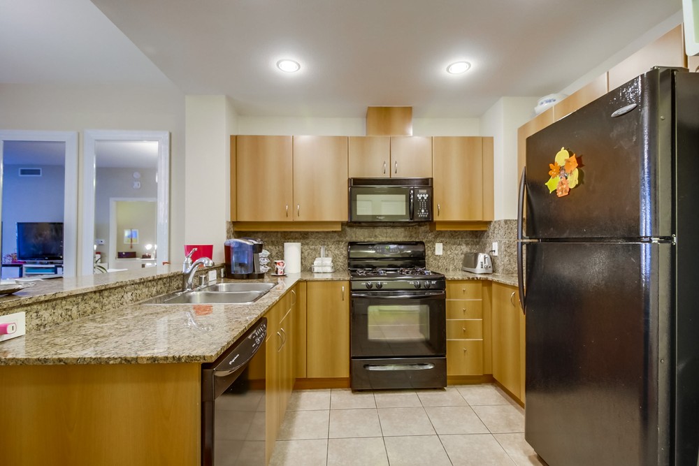 Virtual tour photo 15 of 27 for 300 W Beech St #7