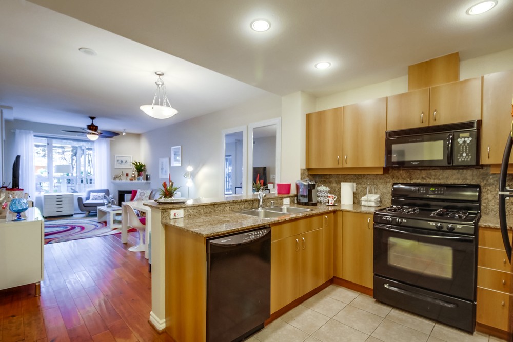 Virtual tour photo 16 of 27 for 300 W Beech St #7