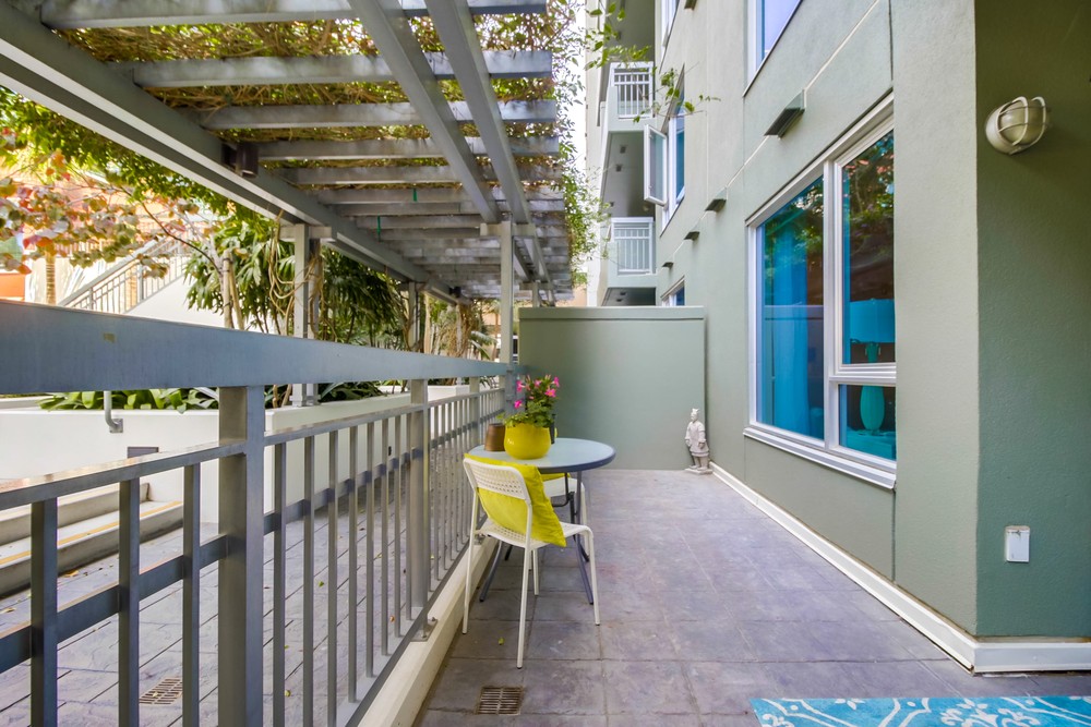 Virtual tour photo 25 of 27 for 300 W Beech St #7