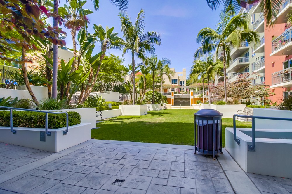 Virtual tour photo 28 of 27 for 300 W Beech St #7