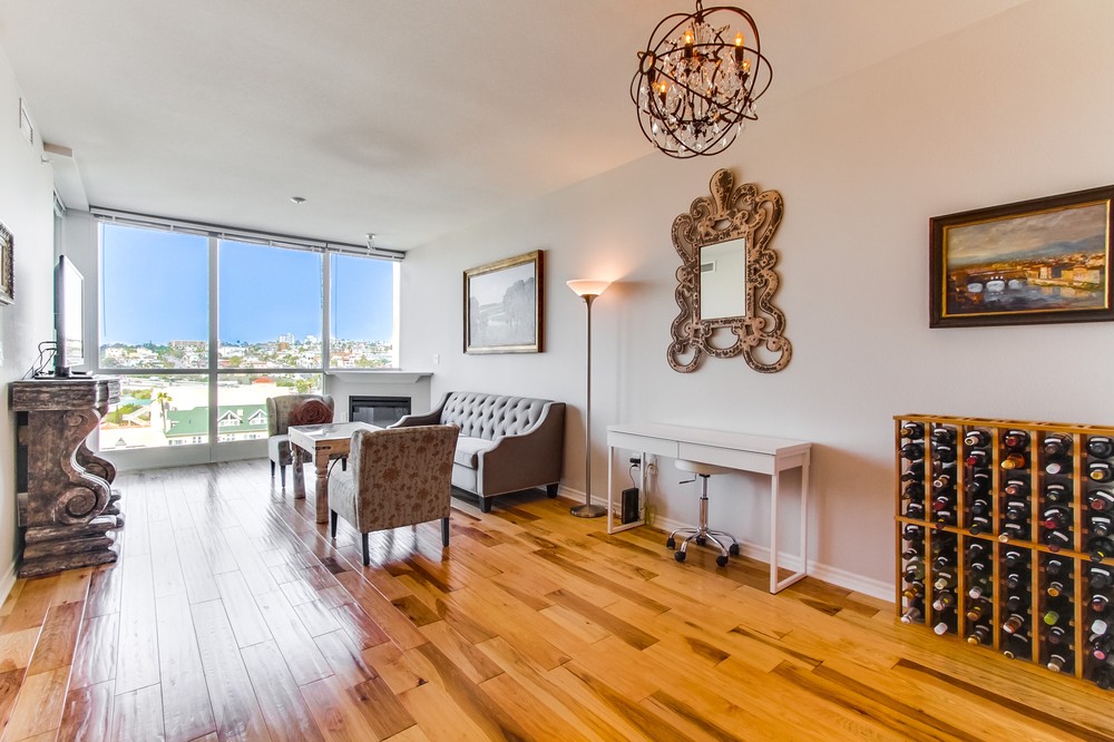 Virtual tour photo 7 of 39 for 300 West Beech Street #1005