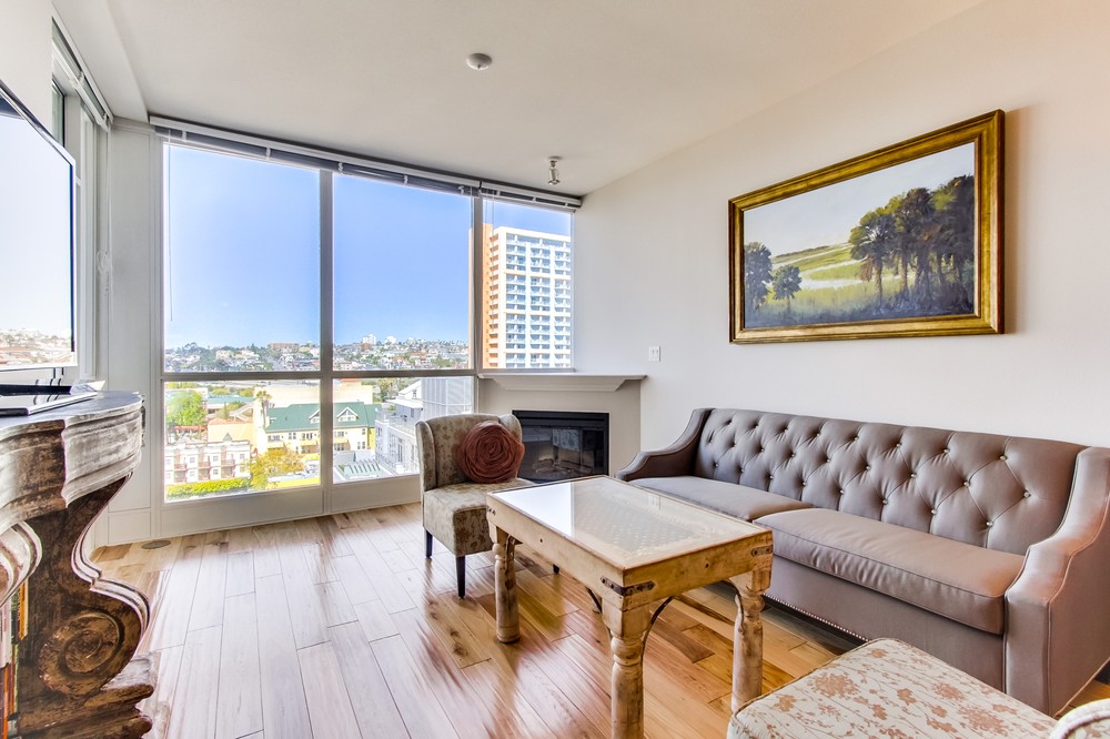 Virtual tour photo 8 of 39 for 300 West Beech Street #1005