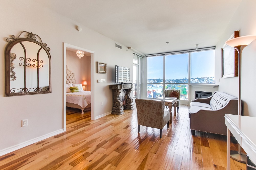 Virtual tour photo 9 of 39 for 300 West Beech Street #1005