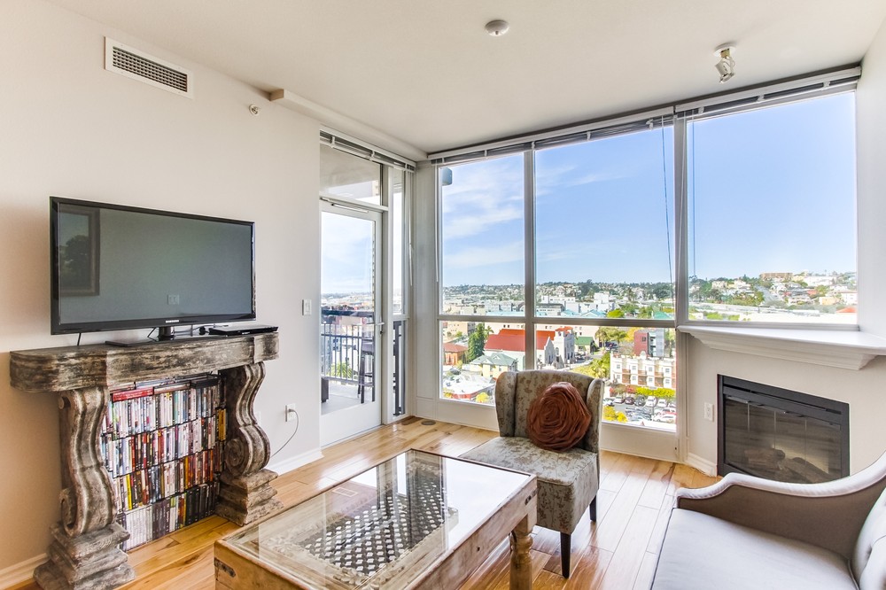 Virtual tour photo 10 of 39 for 300 West Beech Street #1005