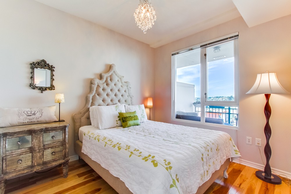 Virtual tour photo 16 of 39 for 300 West Beech Street #1005