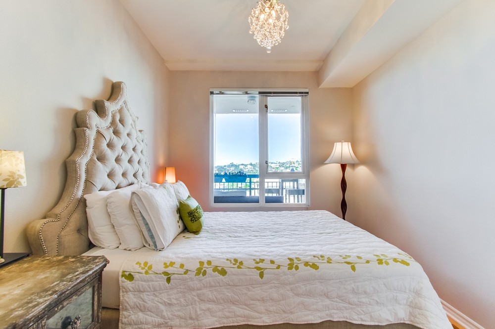 Virtual tour photo 17 of 39 for 300 West Beech Street #1005