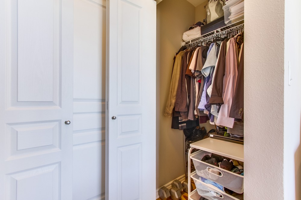 Virtual tour photo 22 of 39 for 300 West Beech Street #1005