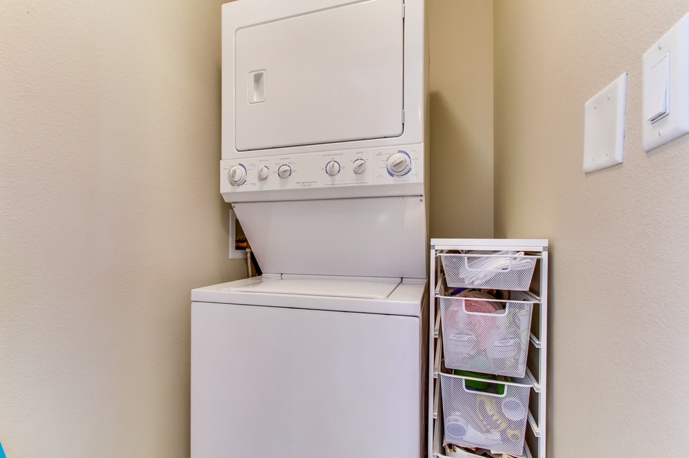 Virtual tour photo 24 of 39 for 300 West Beech Street #1005
