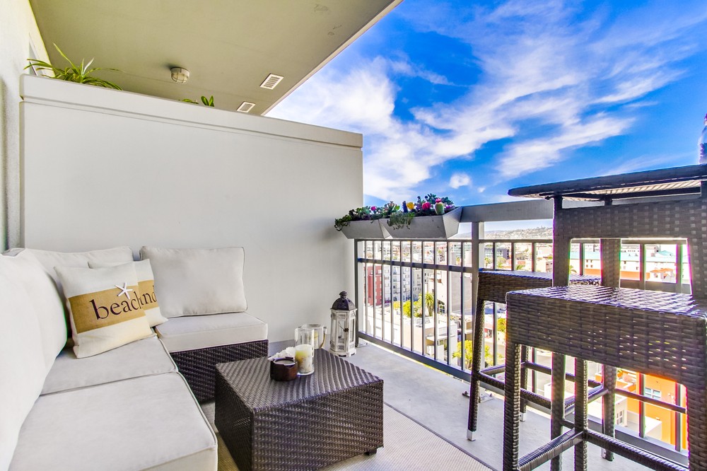 Virtual tour photo 25 of 39 for 300 West Beech Street #1005