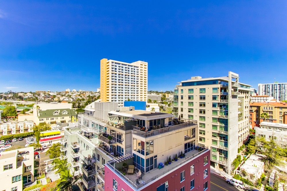 Virtual tour photo 29 of 39 for 300 West Beech Street #1005