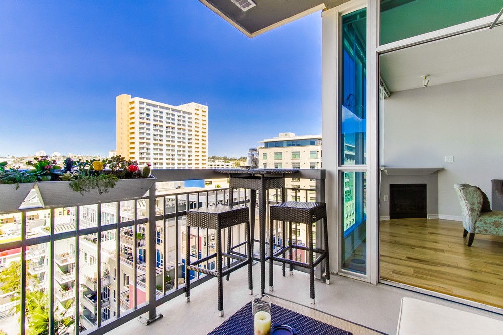 Virtual tour photo 31 of 39 for 300 West Beech Street #1005