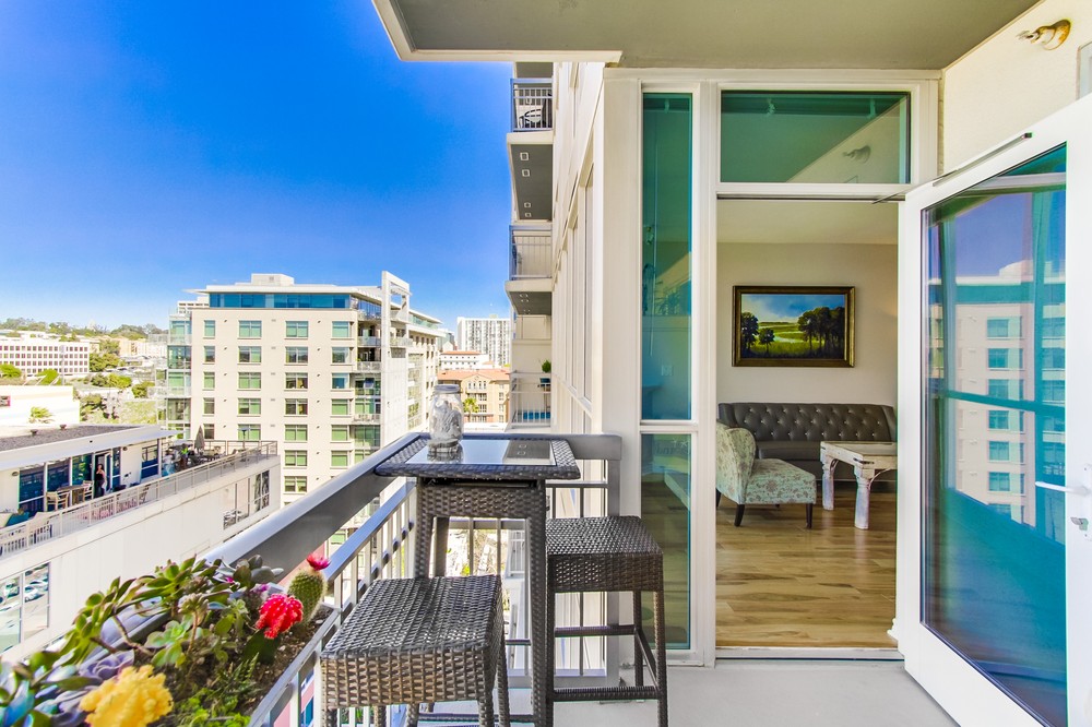 Virtual tour photo 32 of 39 for 300 West Beech Street #1005