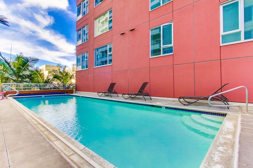 Virtual tour photo 37 of 39 for 300 West Beech Street #1005
